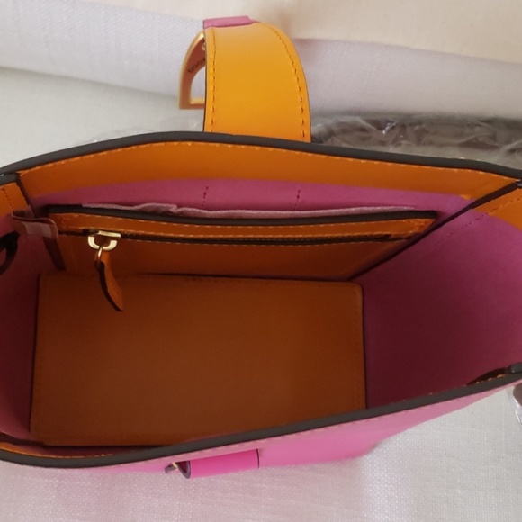 🔥Brand new Dooney and Bourke purse💖 - Picture 2 of 8